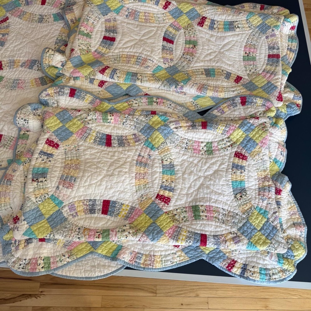 Pottery Barn Double Wedding Ring Patchwork Quilt and 2 shams Full 85" X 101" - Picture 7 of 16